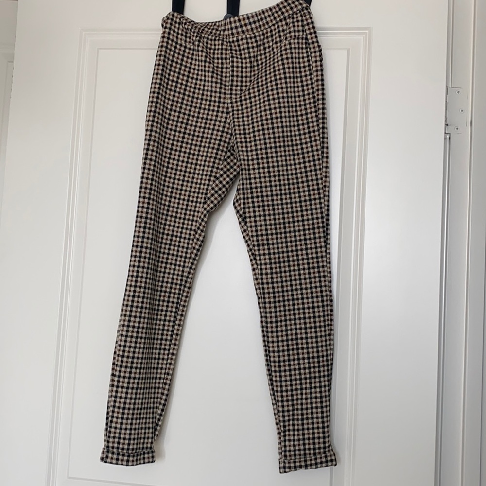 Jegging patterned pants!